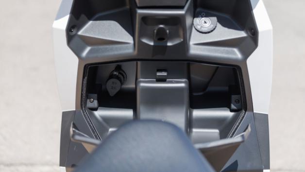 Peugeot New Tweet 125: Ευκίνητο Scooter πόλης με 16 ιντσών τροχούς 