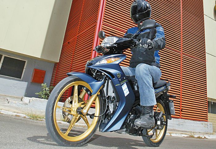 Honda innova vs yamaha crypton #4