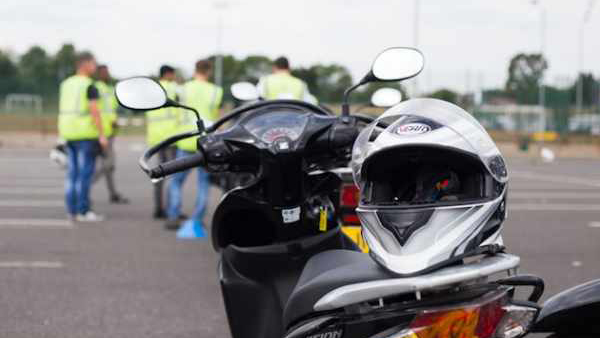 Ευρώπη: Με δίπλωμα αυτοκινήτου επιτρέπει την οδήγηση μοτοσυκλέτας 125κ.εκ. παντού 
