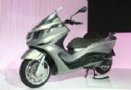 H νέα ναυαρχίδα της Piaggio στα GT scooter ξεχωρίζει για την αισθητική και την τεχνολογία της.