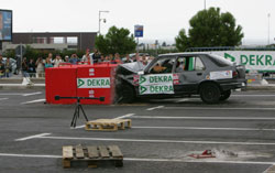 Χιλιάδες θεατές στα πρώτα crash test  