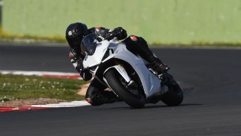 Ducati Supersport 950 2021:     ! 
