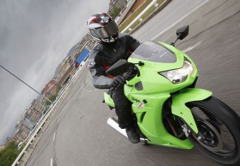 Kawasaki Ninja 250R:   