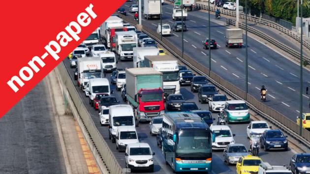 Η Ελλάδα βρίσκεται σε ένα οριακό σημείο. Η Αθήνα βουλιάζει καθημερινά από την κί Η Ελλάδα βρίσκεται σε ένα οριακό σημείο. Η Αθήνα βουλιάζει καθημερινά από την κίνηση, οι υποδομές δεν μπορούν να σηκώσουν άλλο φορτίο και ο χρόνος μετακίνησης έχει υπερδιπλασιαστεί. Εκεί που η μοτοσυκ