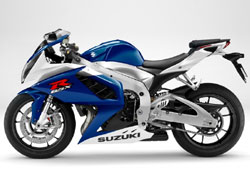 suzuki - Με μικρά και σταθερά βήματα η Suzuki ανανεώνει την γκάμα της. To GSR 750 και το GSX-R 600 βρίσκονται ήδη στους δρόμους και το ανανεωμένο V-Strom έκανε πριν από λίγες ημέρες την εμφάνισή του. Από ό,τι φαίνεται σειρά έχει η supebike της ιαπωνικής εταιρίας με τους οπαδούς της να μη μπορούν να περιμένουν! 