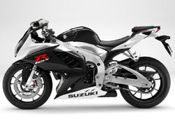 suzuki - Με μικρά και σταθερά βήματα η Suzuki ανανεώνει την γκάμα της. To GSR 750 και το GSX-R 600 βρίσκονται ήδη στους δρόμους και το ανανεωμένο V-Strom έκανε πριν από λίγες ημέρες την εμφάνισή του. Από ό,τι φαίνεται σειρά έχει η supebike της ιαπωνικής εταιρίας με τους οπαδούς της να μη μπορούν να περιμένουν! 