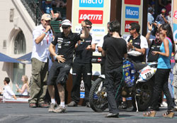 � ������ ������� ��� ���� ���� �� �� ������� �������� ��������� ��� Dakar ��� �� 2011. � ����� ���� ��� ������ �������, ��� ���� �����������. ����, ����� ���� � Simon Tampaxis � ��� ����, ����� ��������; ����� ���� � �������� ����� �������� ��� �������� ������� �� ���������� ��� ��� ������� ����� ��� ������ ��� �� 2011, ���� ����� ��� ���������; �� Dakar ���� ���������, � ����� ���� ���������� �� �������� ���� 86� ����, ���� ����� ��� ���������. ��� �� �����������, ���������� �� ����!