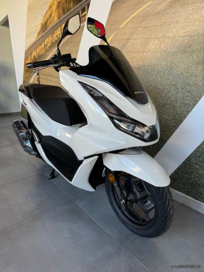 Honda PCX 125 - ΒS 2024 - 3 490 EUR Καινούργιες - Μεταχειρισμένες Μοτοσυκλέτες