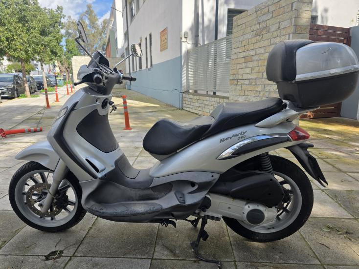 Piaggio Beverly 250 -  2004 - 1 200 EUR Καινούργιες - Μεταχειρισμένες Μοτοσυκλέτ