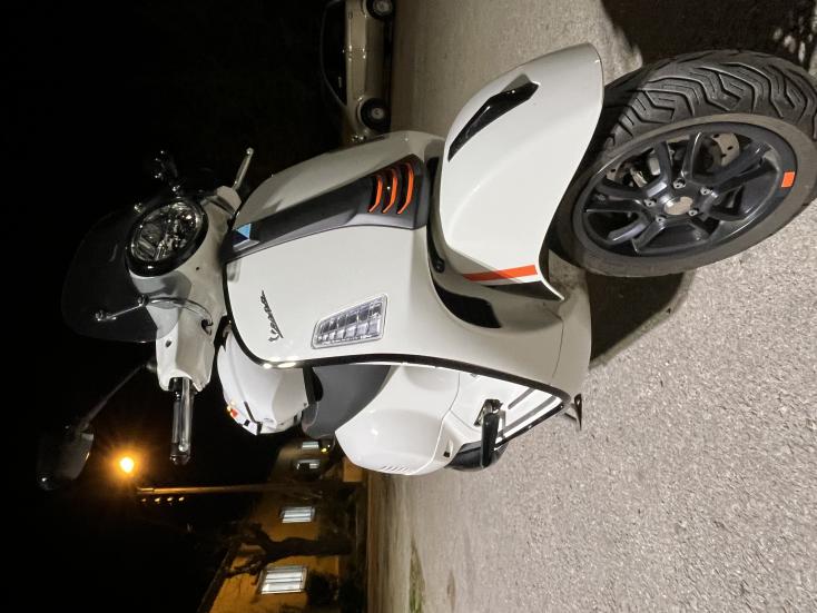 Vespa GTS Super Sport -  2024 - 4 600 EUR Καινούργιες - Μεταχειρισμένες Μοτοσυκλ