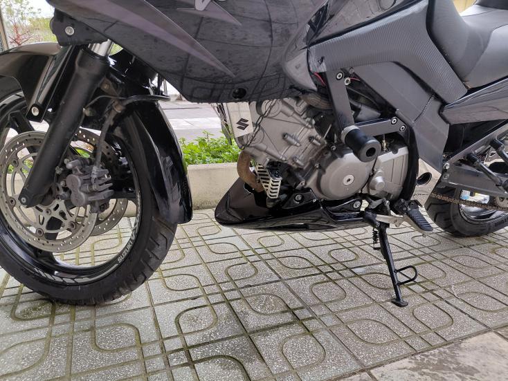 Suzuki DL 650 V-STROM - Dl 2005 - 3 900 EUR Καινούργιες - Μεταχειρισμένες Μοτοσυ