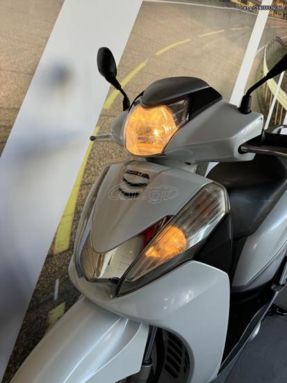 Honda SH 300 -  2016 - 2 600 EUR Καινούργιες - Μεταχειρισμένες Μοτοσυκλέτες