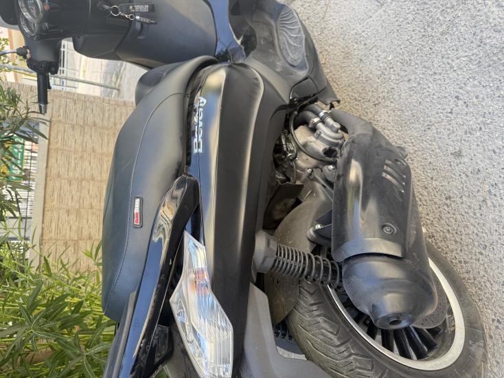 Piaggio Beverly 300 - Police  2016 - 2 800 EUR Καινούργιες - Μεταχειρισμένες Μοτ