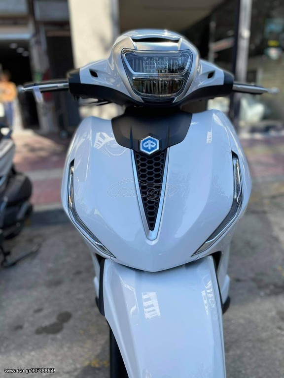 Piaggio Beverly 300 -  2022 - 4 990 EUR Καινούργιες - Μεταχειρισμένες Μοτοσυκλέτ