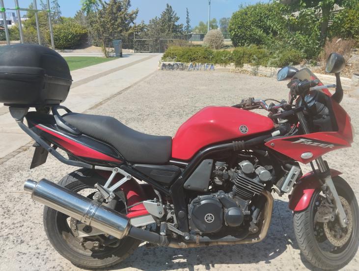 Yamaha FZS 600 Fazer -  2002 - 2 000 EUR Καινούργιες - Μεταχειρισμένες Μοτοσυκλέ