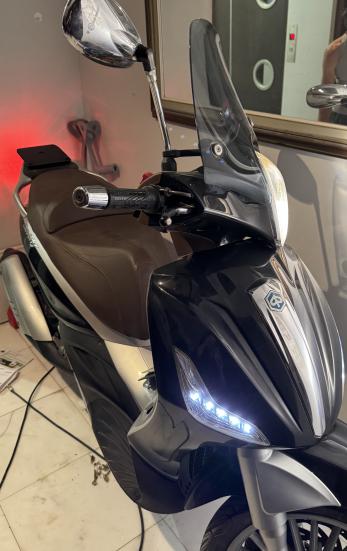 Piaggio Beverly 300i -  2012 - 2 400 EUR Καινούργιες - Μεταχειρισμένες Μοτοσυκλέ