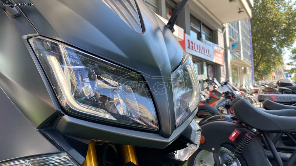 Yamaha T-Max 530 -  2015 - 8 495 EUR Καινούργιες - Μεταχειρισμένες Μοτοσυκλέτες