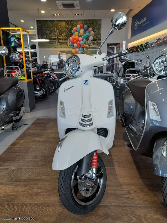 Vespa GTS 300 -  2022 - 5 190 EUR Καινούργιες - Μεταχειρισμένες Μοτοσυκλέτες