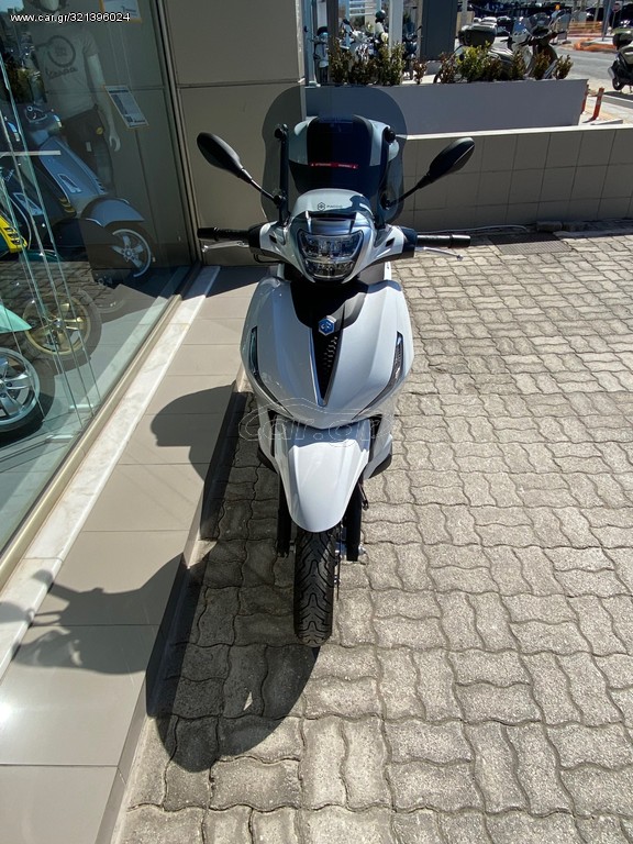 Piaggio Beverly 300 -  2021 - 4 450 EUR Καινούργιες - Μεταχειρισμένες Μοτοσυκλέτ