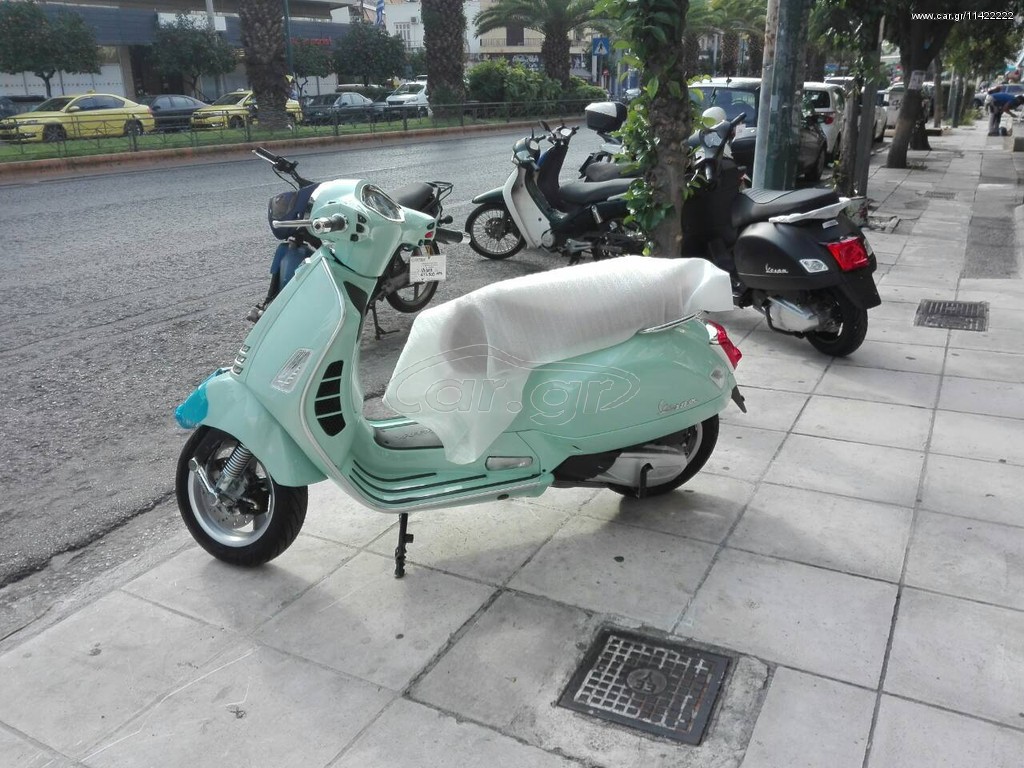 Vespa GTS 300 -  2022 - 4 750 EUR Καινούργιες - Μεταχειρισμένες Μοτοσυκλέτες