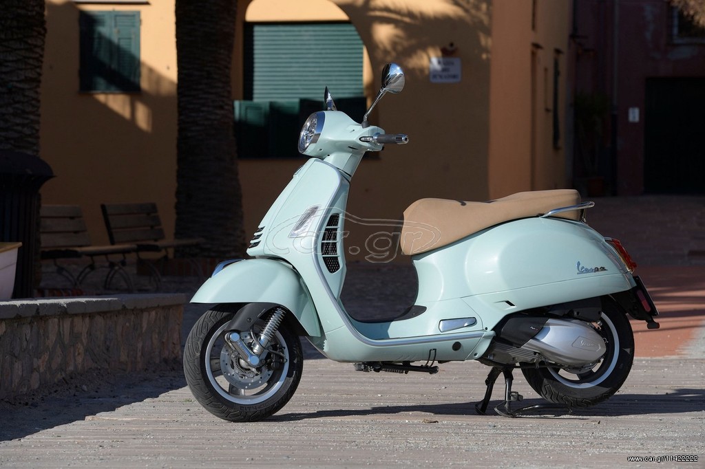 Vespa GTS 300 -  2022 - 4 750 EUR Καινούργιες - Μεταχειρισμένες Μοτοσυκλέτες