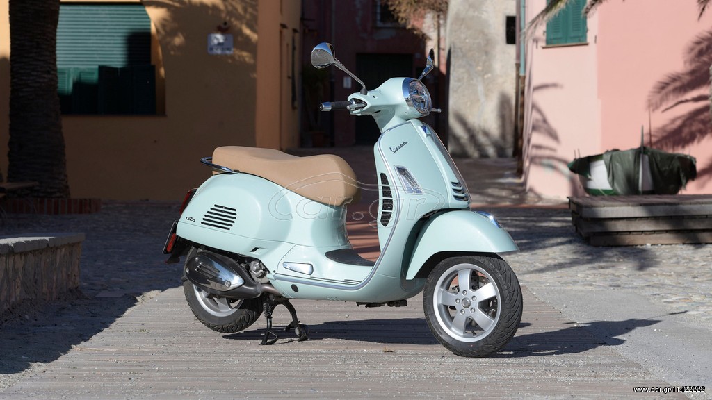 Vespa GTS 300 -  2022 - 4 750 EUR Καινούργιες - Μεταχειρισμένες Μοτοσυκλέτες