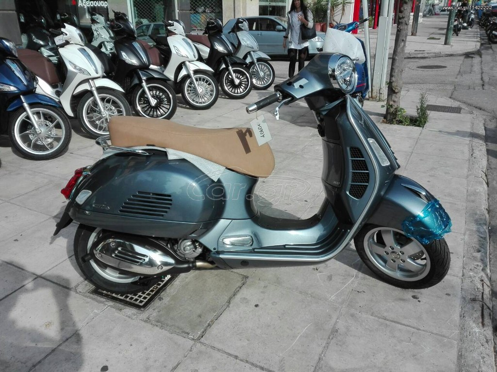 Vespa GTS 300 -  2022 - 4 750 EUR Καινούργιες - Μεταχειρισμένες Μοτοσυκλέτες