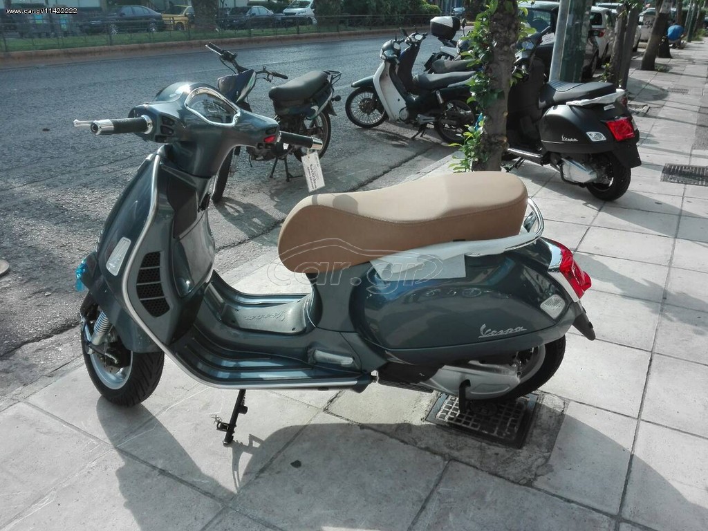 Vespa GTS 300 -  2022 - 4 750 EUR Καινούργιες - Μεταχειρισμένες Μοτοσυκλέτες