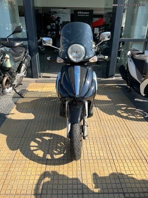 Piaggio Beverly 300i Tourer -  2010 - 2 000 EUR Καινούργιες - Μεταχειρισμένες Μο