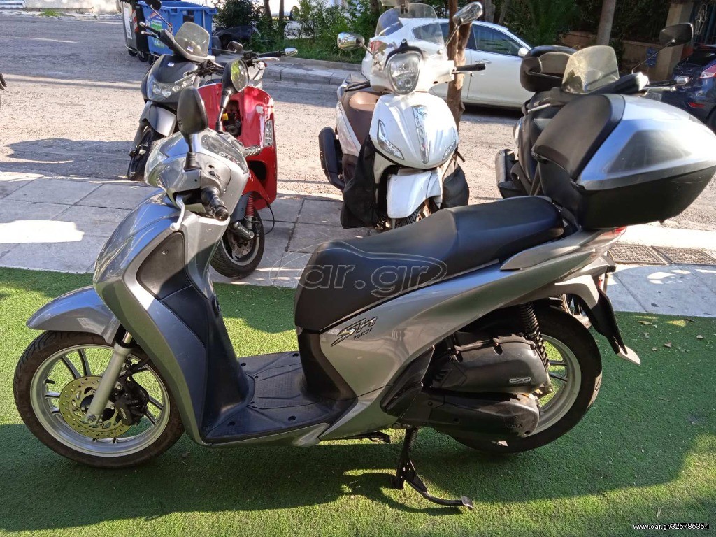 Honda SH 150 -  2015 - 2 400 EUR Καινούργιες - Μεταχειρισμένες Μοτοσυκλέτες