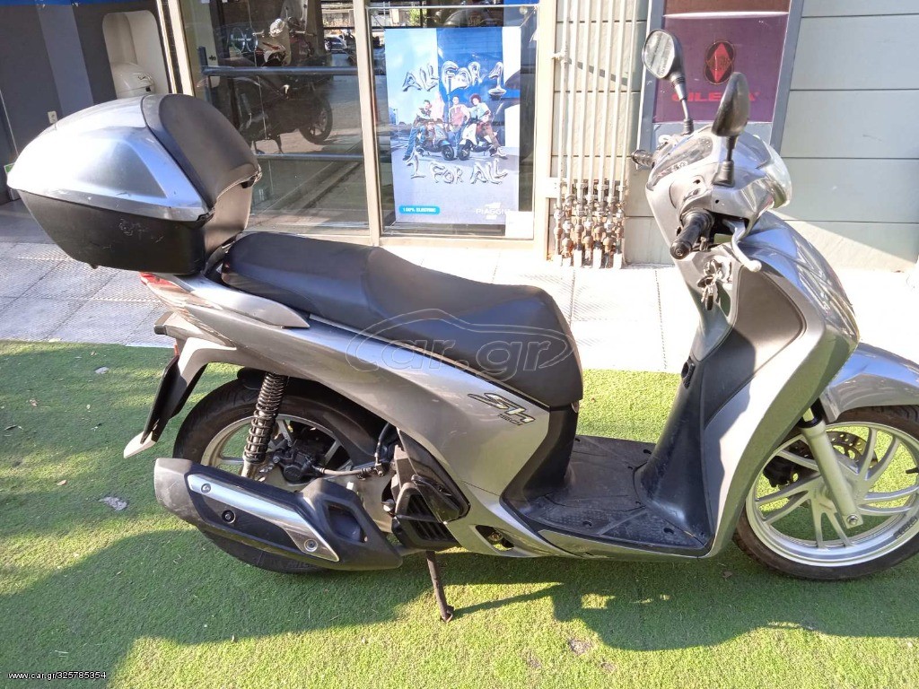 Honda SH 150 -  2015 - 2 400 EUR Καινούργιες - Μεταχειρισμένες Μοτοσυκλέτες