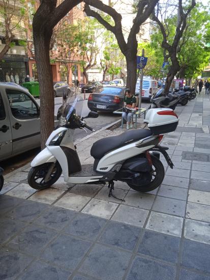 Kymco People GT 300i -  2010 - 1 500 EUR Καινούργιες - Μεταχειρισμένες Μοτοσυκλέ