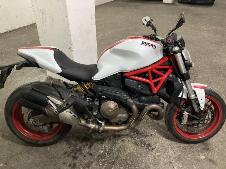 Ducati Monster 821 -  2015 - 7 300 EUR Καινούργιες - Μεταχειρισμένες Μοτοσυκλέτε