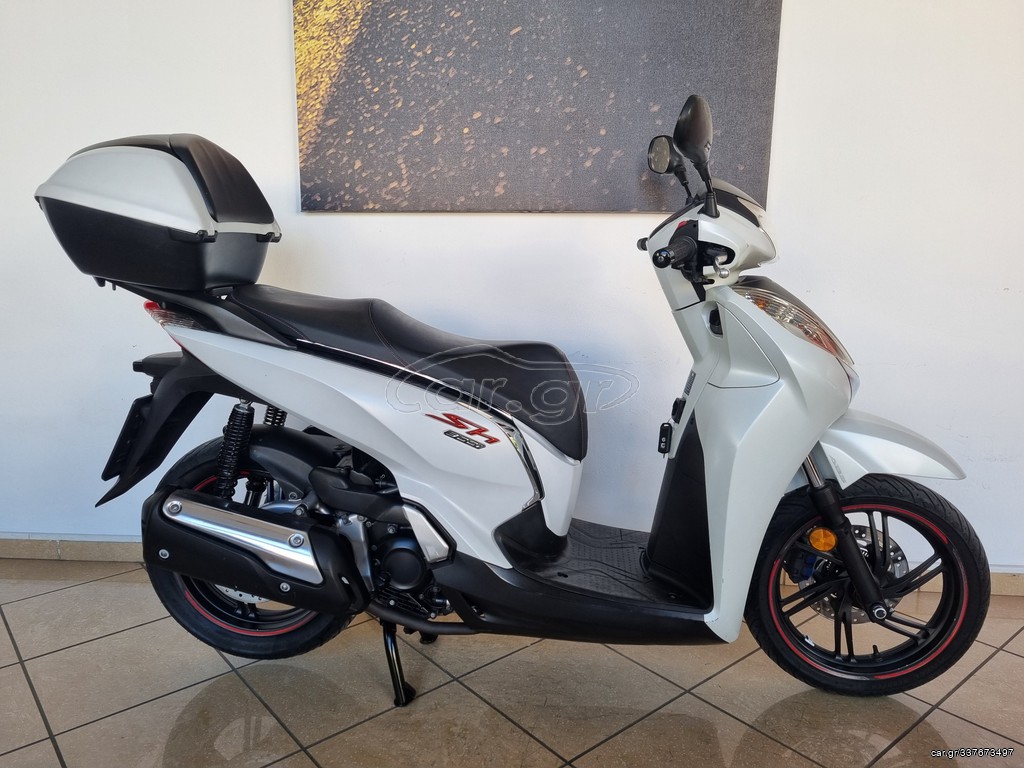 Honda SH 300i - ΑΒS 2018 - 3 900 EUR Καινούργιες - Μεταχειρισμένες Μοτοσυκλέτες