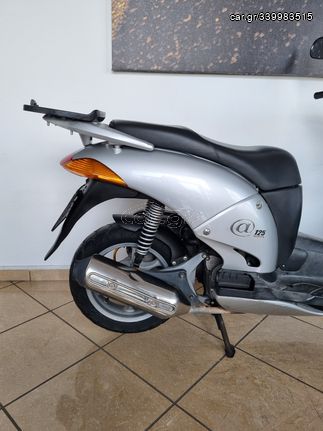 Honda NES 125 -  2001 - 1 500 EUR Καινούργιες - Μεταχειρισμένες Μοτοσυκλέτες