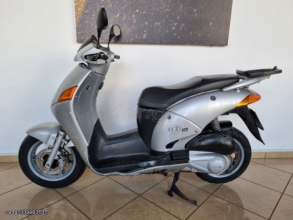 Honda NES 125 -  2001 - 1 500 EUR Καινούργιες - Μεταχειρισμένες Μοτοσυκλέτες