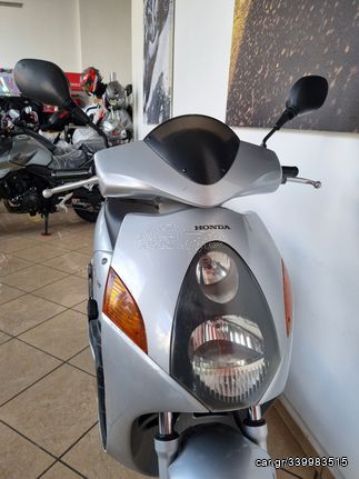 Honda NES 125 -  2001 - 1 500 EUR Καινούργιες - Μεταχειρισμένες Μοτοσυκλέτες