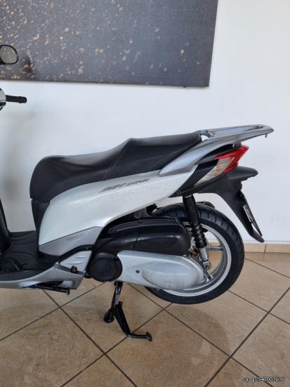 Honda SH 300 -  2016 - 2 900 EUR Καινούργιες - Μεταχειρισμένες Μοτοσυκλέτες