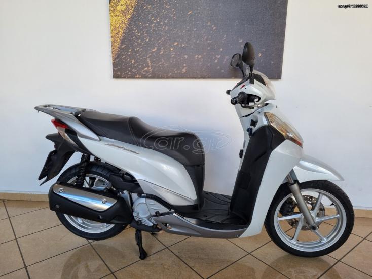 Honda SH 300 -  2016 - 2 900 EUR Καινούργιες - Μεταχειρισμένες Μοτοσυκλέτες