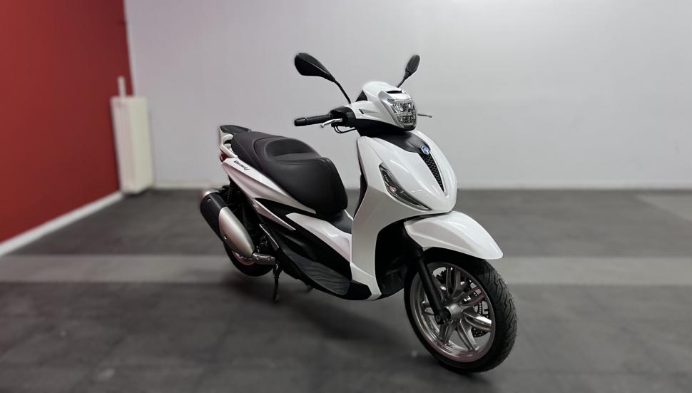 Piaggio Beverly 300 -  2021 - 4 600 EUR Καινούργιες - Μεταχειρισμένες Μοτοσυκλέτ