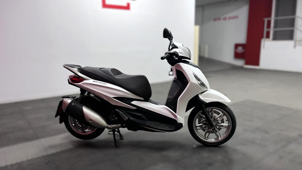 Piaggio Beverly 300 -  2021 - 4 600 EUR Καινούργιες - Μεταχειρισμένες Μοτοσυκλέτ
