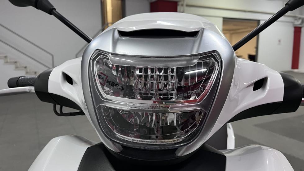 Piaggio Beverly 300 -  2021 - 4 600 EUR Καινούργιες - Μεταχειρισμένες Μοτοσυκλέτ