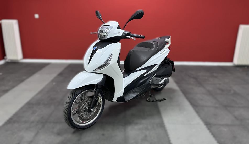 Piaggio Beverly 300 -  2021 - 4 600 EUR Καινούργιες - Μεταχειρισμένες Μοτοσυκλέτ
