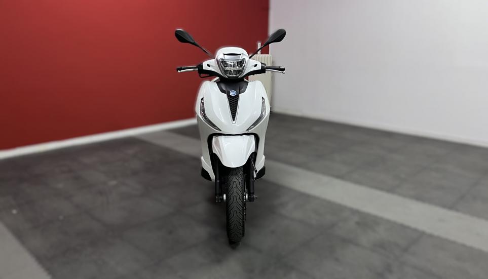 Piaggio Beverly 300 -  2021 - 4 600 EUR Καινούργιες - Μεταχειρισμένες Μοτοσυκλέτ
