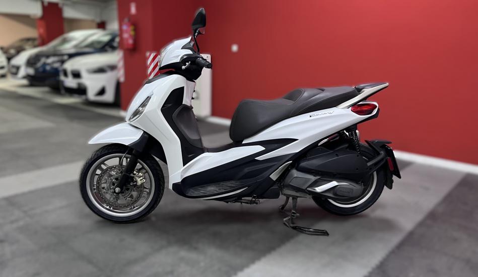 Piaggio Beverly 300 -  2021 - 4 600 EUR Καινούργιες - Μεταχειρισμένες Μοτοσυκλέτ