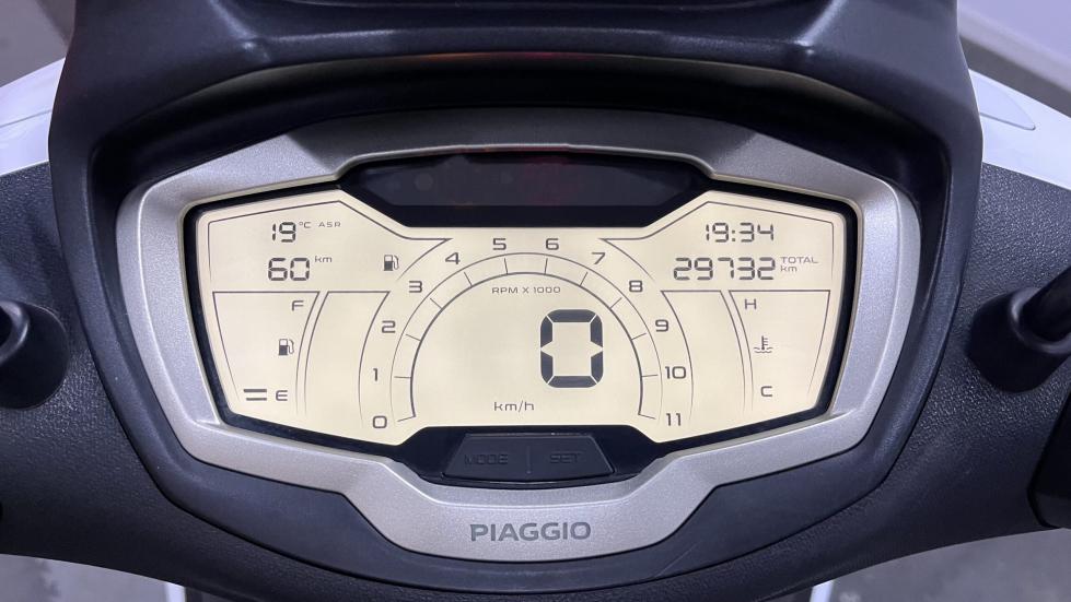 Piaggio Beverly 300 -  2021 - 4 600 EUR Καινούργιες - Μεταχειρισμένες Μοτοσυκλέτ