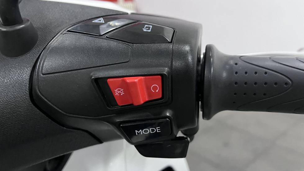 Piaggio Beverly 300 -  2021 - 4 600 EUR Καινούργιες - Μεταχειρισμένες Μοτοσυκλέτ