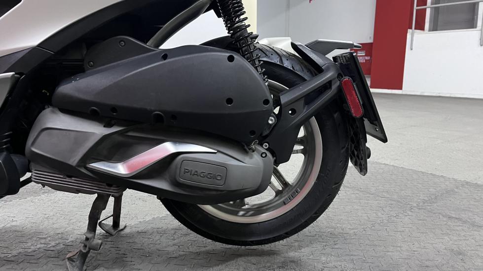 Piaggio Beverly 300 -  2021 - 4 600 EUR Καινούργιες - Μεταχειρισμένες Μοτοσυκλέτ