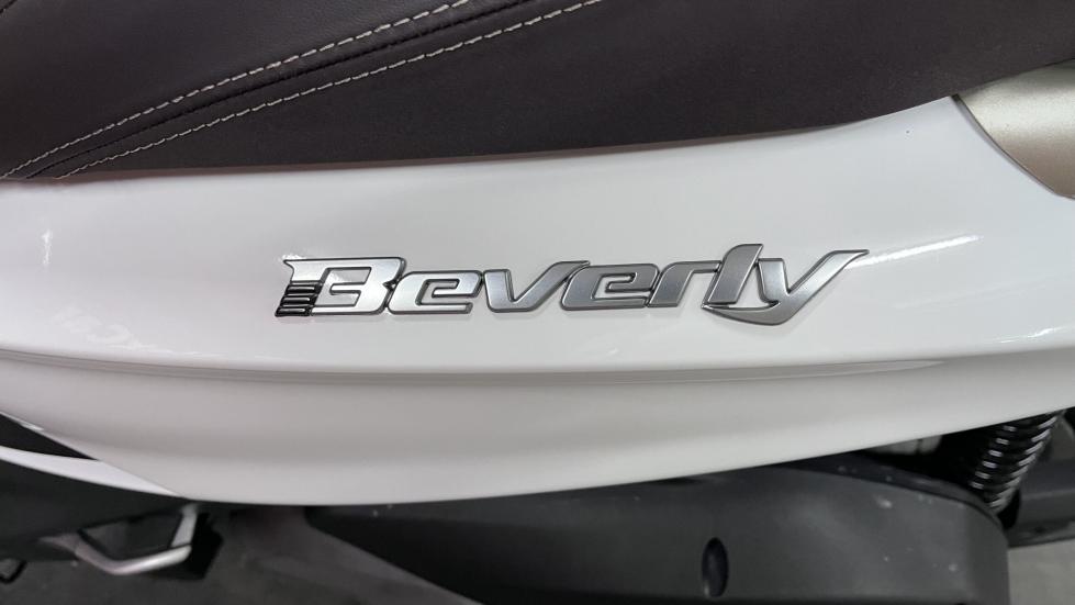 Piaggio Beverly 300 -  2021 - 4 600 EUR Καινούργιες - Μεταχειρισμένες Μοτοσυκλέτ