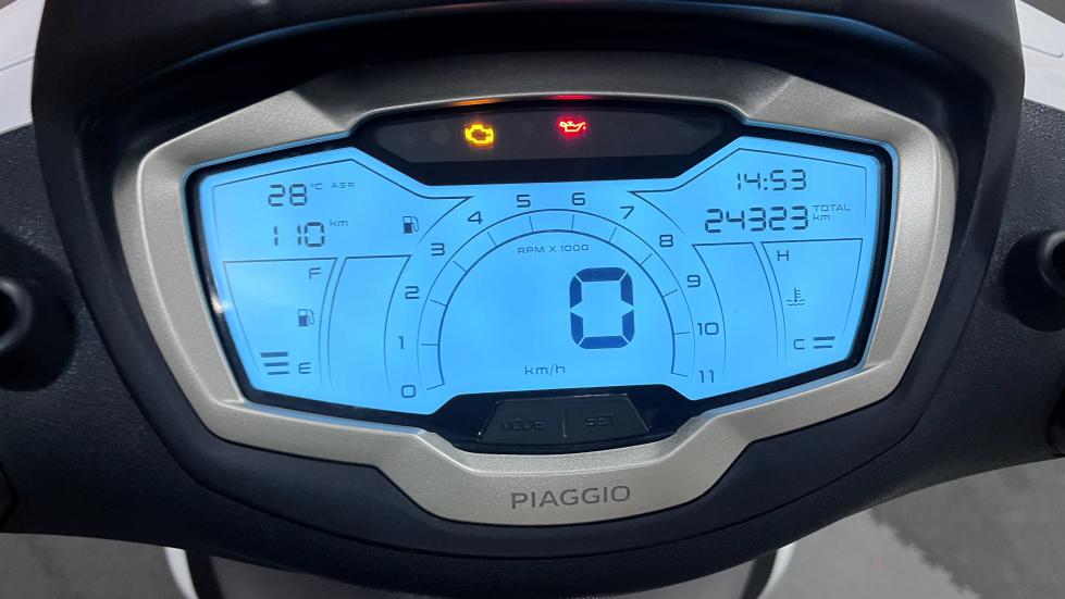 Piaggio Beverly 300 -  2021 - 4 600 EUR Καινούργιες - Μεταχειρισμένες Μοτοσυκλέτ